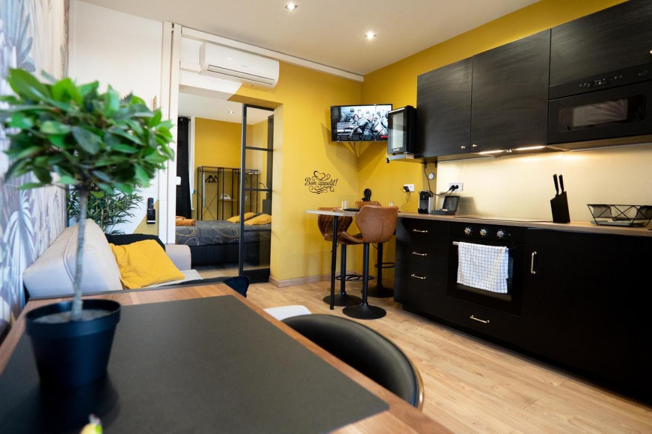 Capsule Premium Balneo & Home Cinema Valenciennes Bagian luar foto