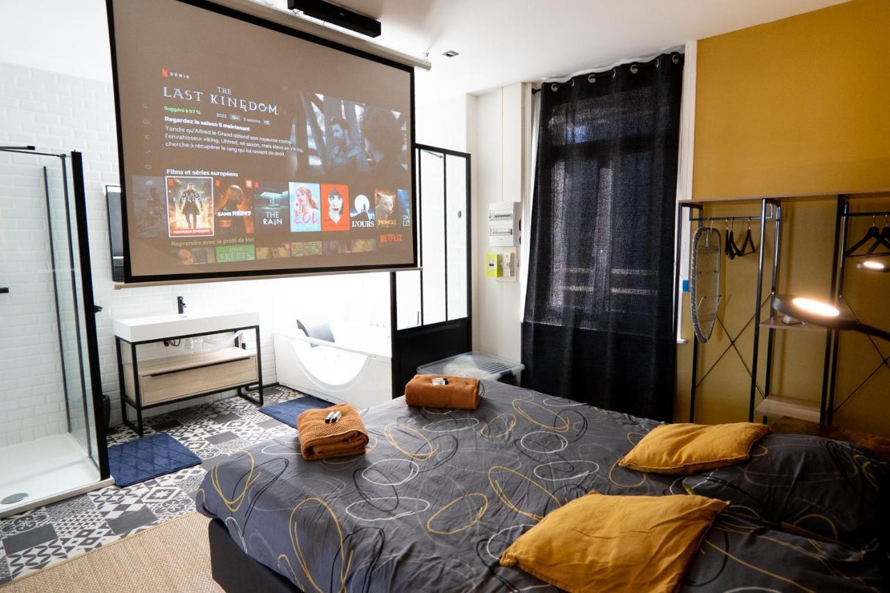 Capsule Premium Balneo & Home Cinema Valenciennes Bagian luar foto